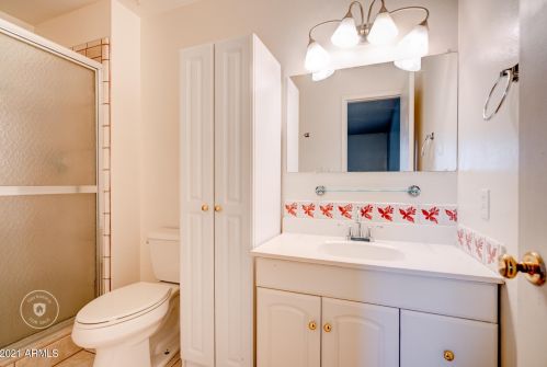 6243 Camelback Rd, Phoenix AZ 85033-1534 exterior