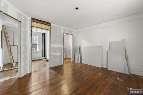 33 Hamilton Ave, Kearny NJ  07032-1804 exterior