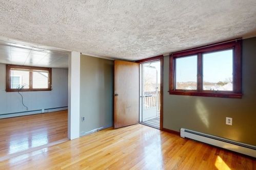 92 Chapel St, Newton MA 02458-1308 exterior