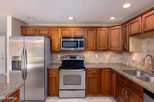 13222 37 Pl, Phoenix AZ 85050-8309 exterior