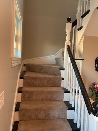 21 Cres St, Whitman MA 02382-2406 exterior