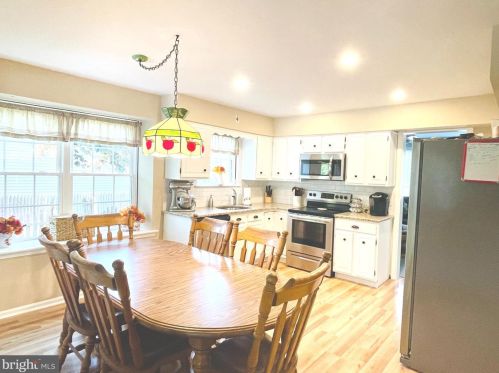 26 Tattersall Dr, West Deptford NJ 08051-1712 exterior