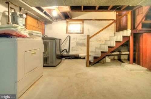 209 Delsea Dr, West Deptford NJ 08093-1222 exterior