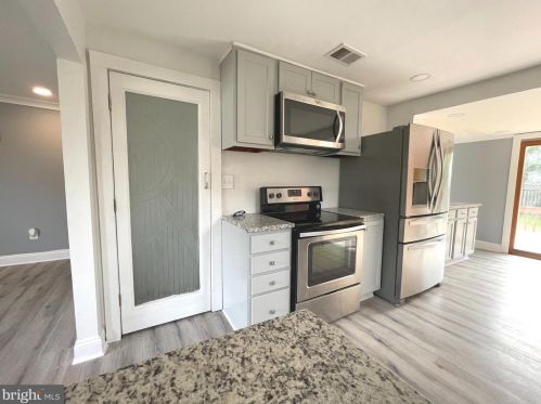 1105 John St, Shady Side MD  20764-9632 exterior