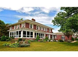 1 Main St, Fairhaven MA  02719-2907 exterior