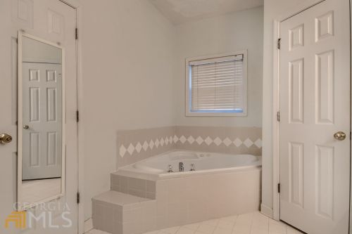 139 Windsor Cir, Stockbridge GA 30281-1864 exterior