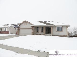 21405 Parkview Dr, Gretna, NE 68028-3992