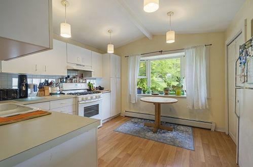 87 Gardner St, Groveland MA 01834-1141 exterior