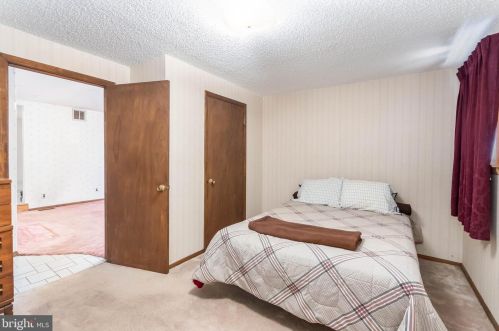 1851 Pt Pleasant Ave, West Deptford NJ 08096-4324 exterior