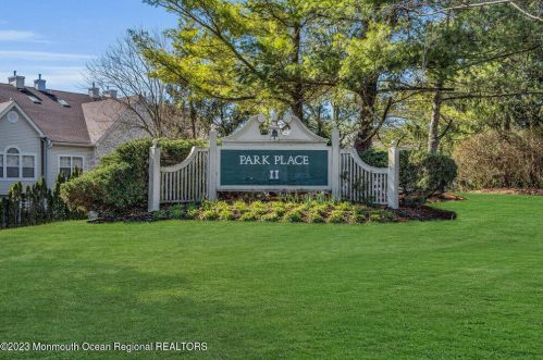 38 Dover Ct, Tinton Falls, NJ 07712-7764