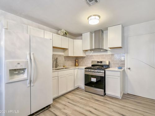 2725 Alice Ave, Phoenix AZ 85021-4112 exterior