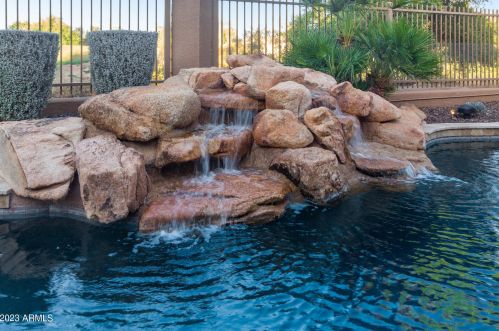 22843 54th St, Phoenix AZ  85054-7199 exterior