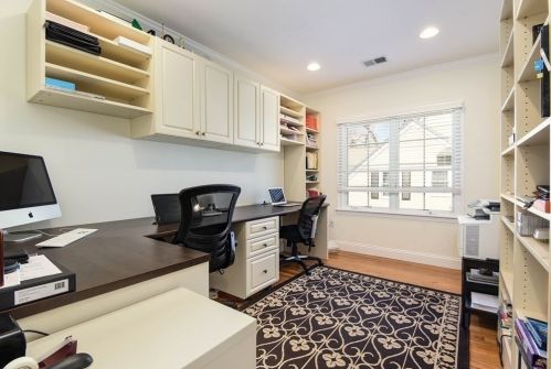 208 Vly Rd, Needham MA 02492-4720 exterior