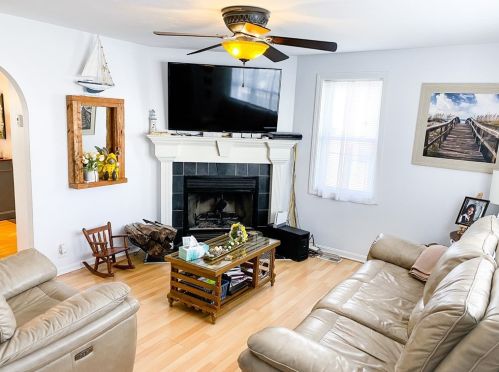 60 Hazard St, New Bedford, MA 02740-6931