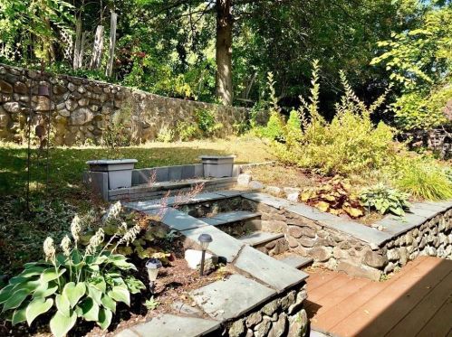 196 Crosby St, Arlington MA  02474-2246 exterior