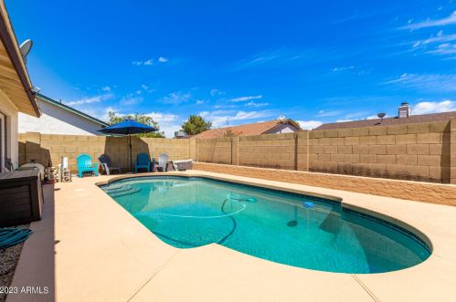 1444 Carson Rd, Phoenix AZ  85041-6711 exterior