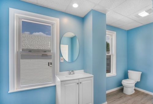 556 Bradford Ave, Fall River MA 02721-1017 exterior