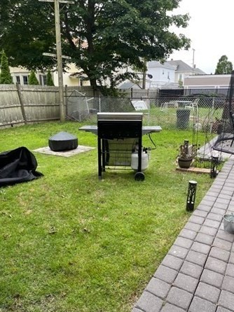 14 Lucas St, New Bedford MA 02744-1509 exterior