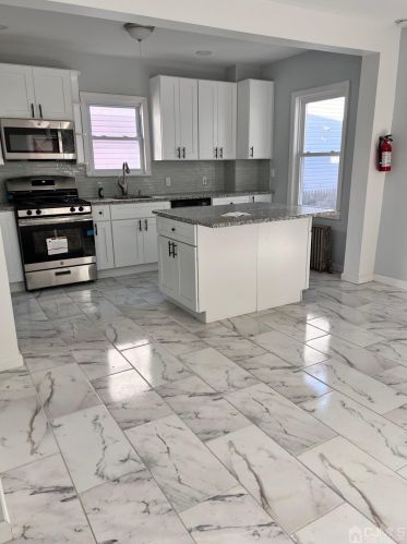 76 Sharot St, Carteret NJ  07008-2909 exterior