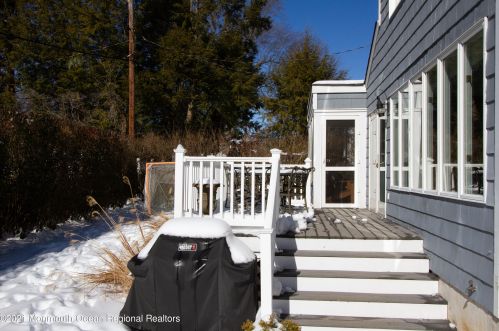 33 Sunnycrest Dr, Little Silver NJ 07739-1126 exterior