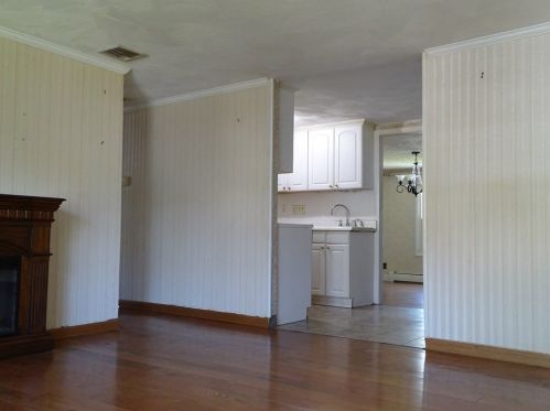 11 Rhodes Cir, Hingham MA 02043-1529 exterior