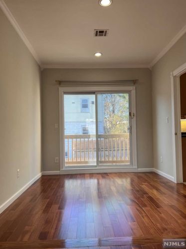 4 Mahan St, Tenafly NJ  07670-1822 exterior