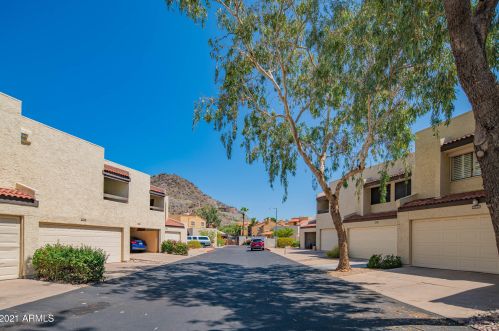 9806 5th St, Phoenix, AZ 85020-1039