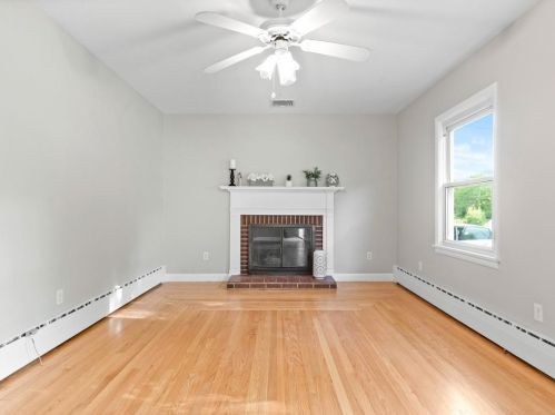 39 Riv St, Seekonk MA 02771-4706 exterior