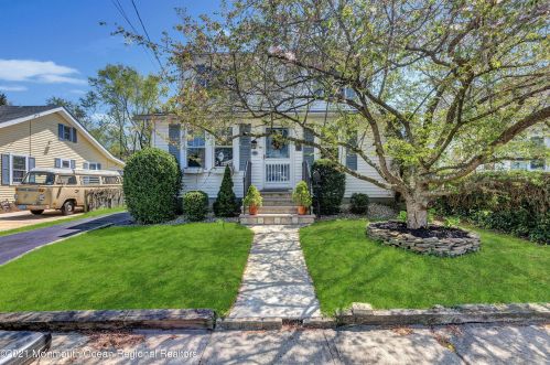 14 May Ct, Tinton Falls, NJ 07701-5669