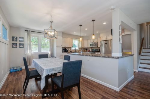 41 Holly Dr, West Deptford NJ 08096-3317 exterior