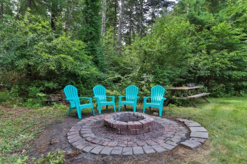 37 Howard Dr, Plymouth MA 02360-4272 exterior