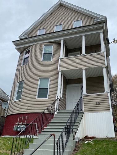 55 Vernon St, Worcester, MA 01610-1935