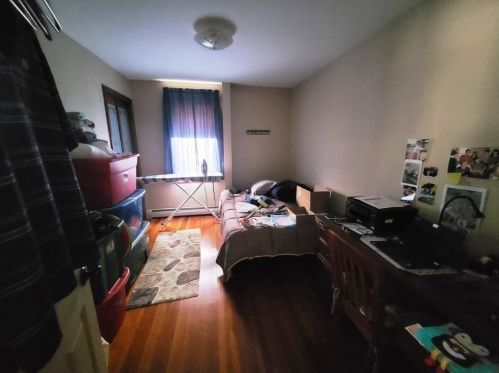 580 Weetamoe St, Fall River MA 02720-5643 exterior