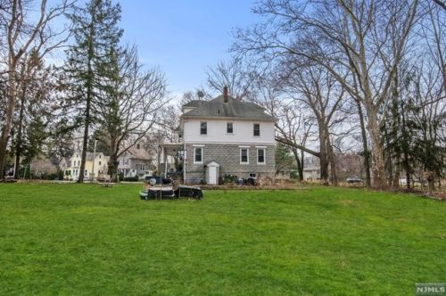 133 Grant Ave, Cresskill NJ 07626-1203 exterior