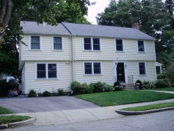 71 Fessenden St, Newton, MA 02460-1119