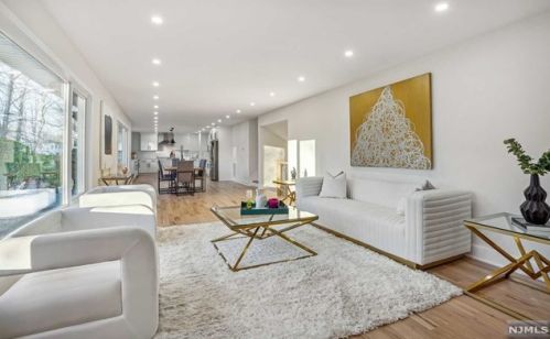 135 Knickerbocker Rd, Cresskill NJ  07626-2439 exterior