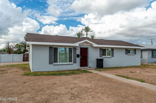 2201 Bethany Home Rd, Phoenix AZ  85015-1939 exterior