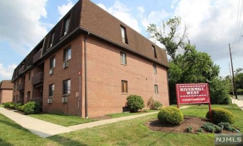 9 Montgomery St, Belleville NJ 07109-1305 exterior