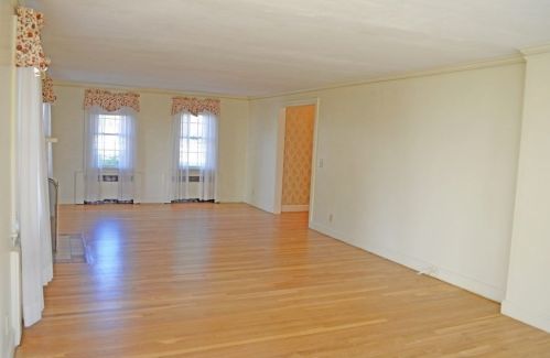 1686 Beacon St, Newton MA 02468-1463 exterior