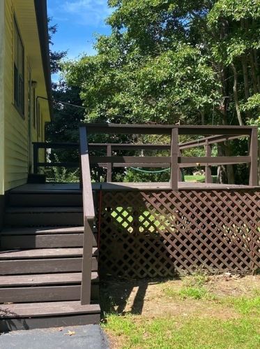 85 Leaf Ln, East Bridgewater MA 02333-1615 exterior