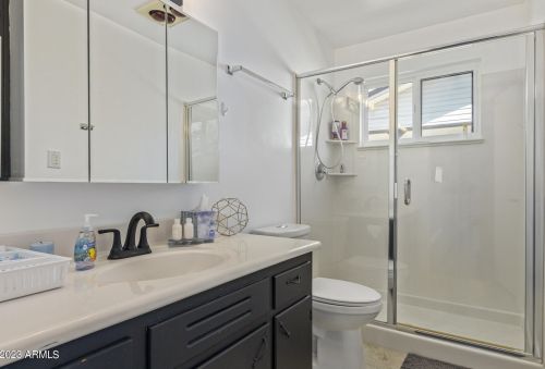 3407 44th Pl, Phoenix AZ  85018-6025 exterior