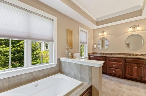 21 Winterberry Way, Norfolk MA 02056-1834 exterior