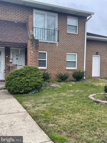 815 Winding Way, West Deptford NJ  08093-2208 exterior