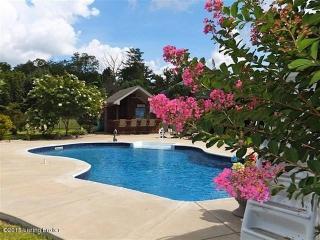 1823 Grand Ridge Rd, Louisville KY  40214-5928 exterior