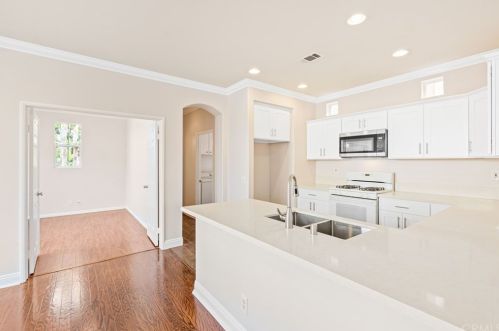 2 Ladypalm, Irvine CA 92618-4078 exterior