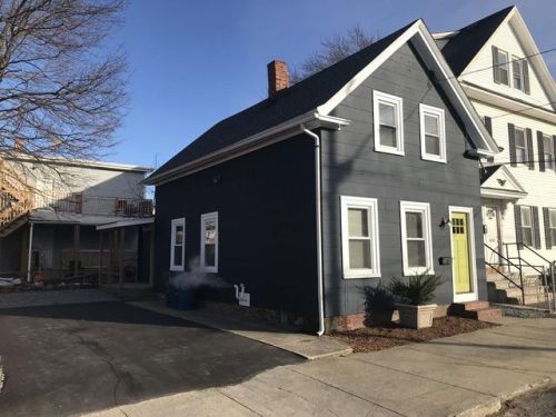 4 Ellis St, Lawrence, MA 01843-1310