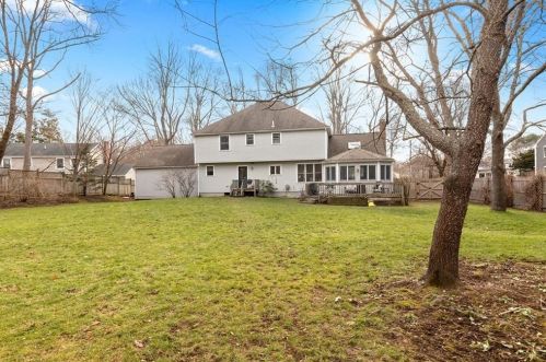 84 Leavitt St, Hingham MA 02043-2973 exterior