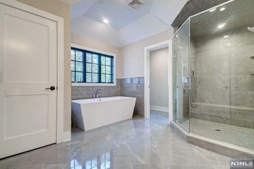 158 Magnolia Ave, Tenafly NJ  07670-1828 exterior