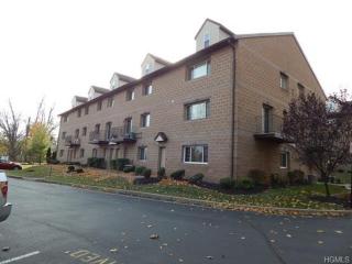 20 Klint Ct, Nanuet, NY 10954-5940