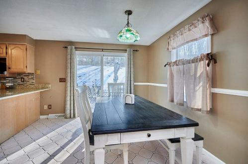 1685 Mountain Rd, Montgomery MA 01085-1480 exterior